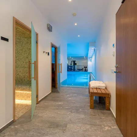 The Manor Sports & Hotel